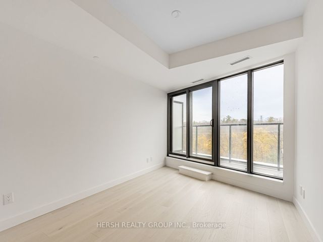 411 - 160 Kingsway Cres