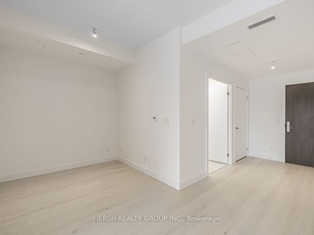 411 - 160 Kingsway Cres