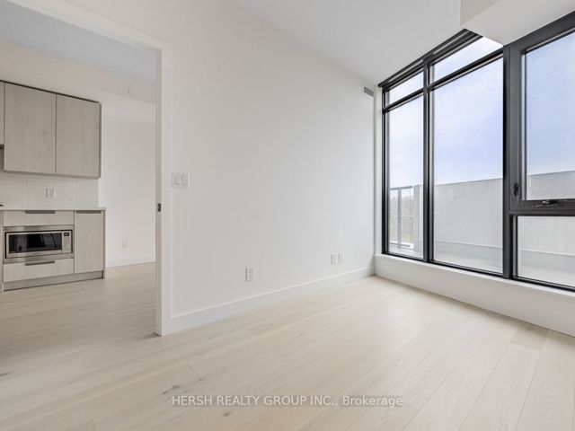 411 - 160 Kingsway Cres