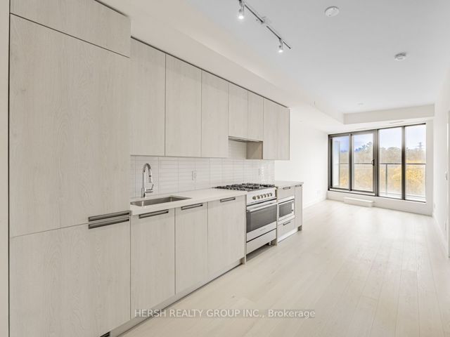 411 - 160 Kingsway Cres