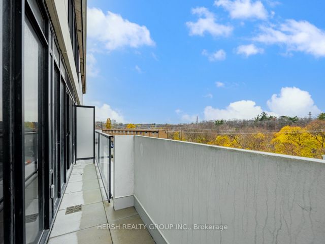 411 - 160 Kingsway Cres