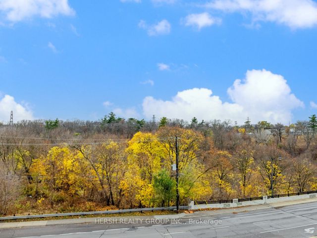411 - 160 Kingsway Cres