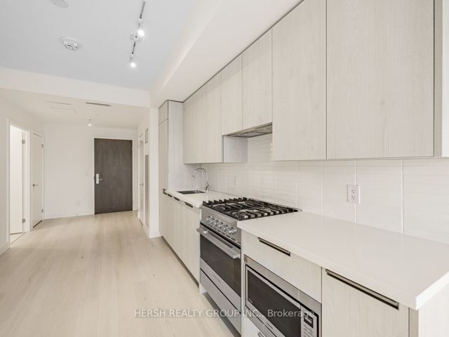 411 - 160 Kingsway Cres