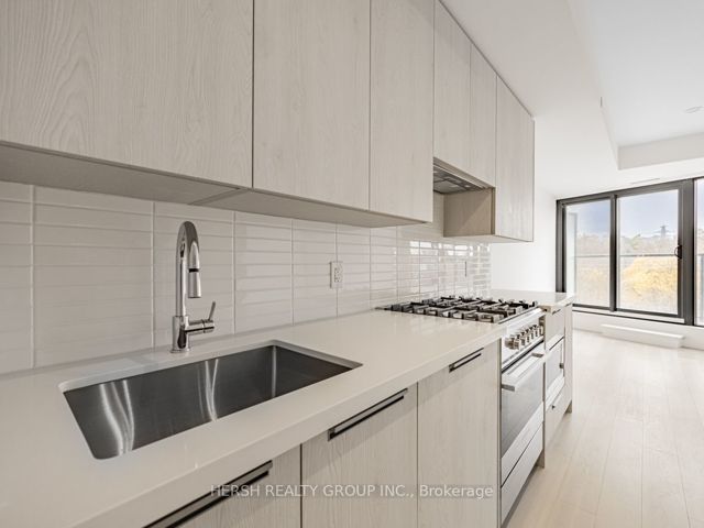 411 - 160 Kingsway Cres