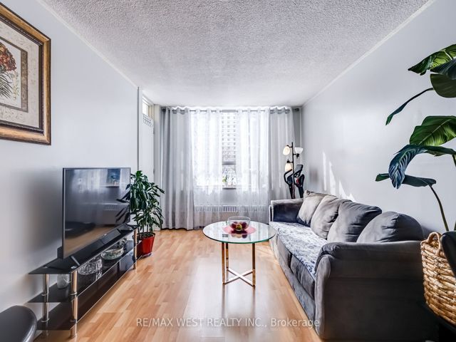 209 - 340 Dixon Rd
