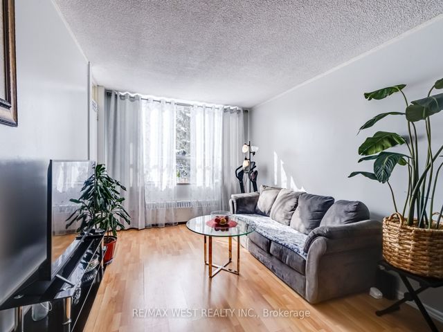 209 - 340 Dixon Rd