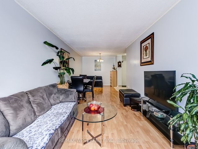 209 - 340 Dixon Rd