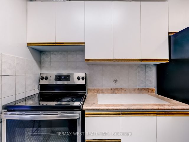 209 - 340 Dixon Rd