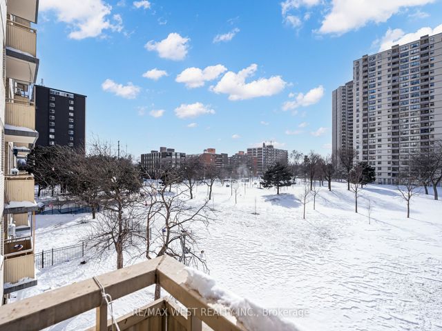 209 - 340 Dixon Rd