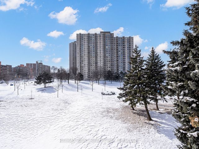 209 - 340 Dixon Rd