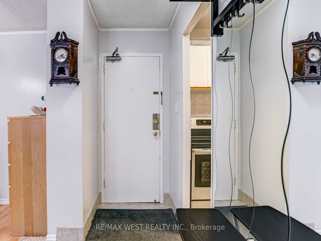 209 - 340 Dixon Rd