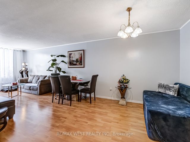 209 - 340 Dixon Rd