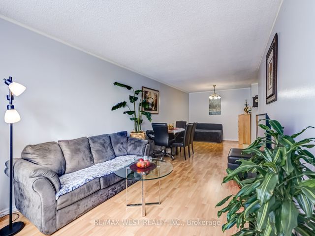 209 - 340 Dixon Rd