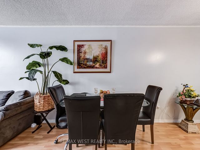 209 - 340 Dixon Rd