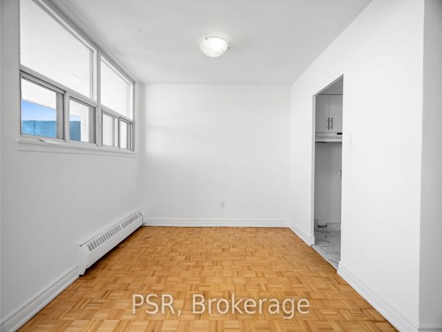 1016 - 1442 Lawrence Ave W