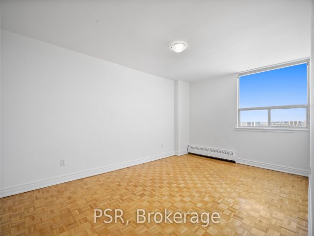 1016 - 1442 Lawrence Ave W