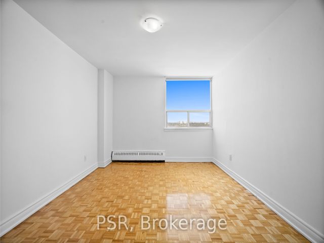 1016 - 1442 Lawrence Ave W