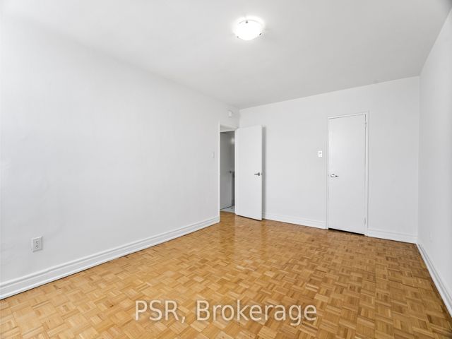 1016 - 1442 Lawrence Ave W