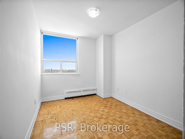 1016 - 1442 Lawrence Ave W