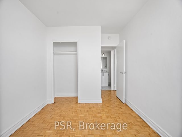 1016 - 1442 Lawrence Ave W