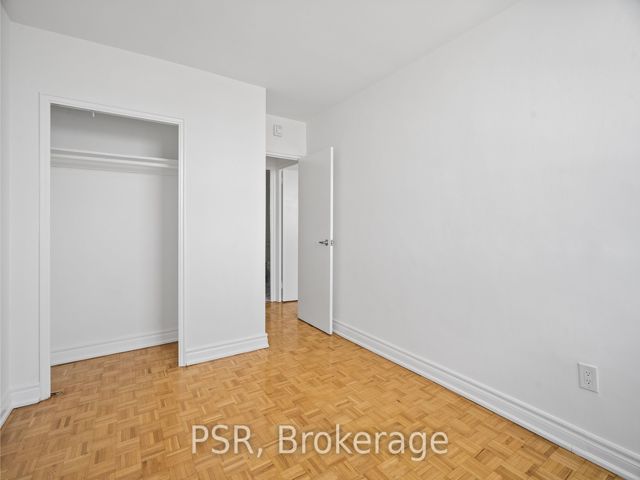 1016 - 1442 Lawrence Ave W
