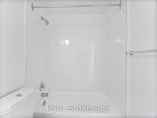 1016 - 1442 Lawrence Ave W