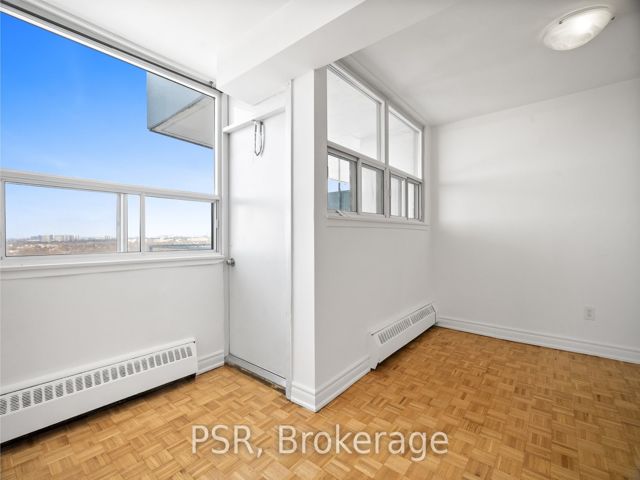 1016 - 1442 Lawrence Ave W