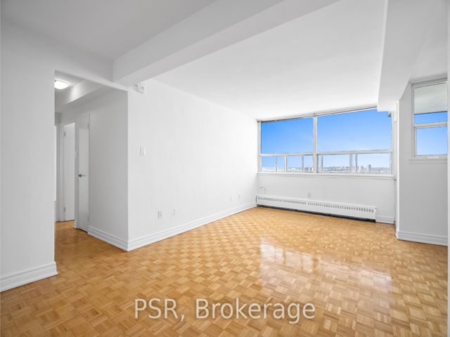 1016 - 1442 Lawrence Ave W