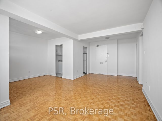 1016 - 1442 Lawrence Ave W