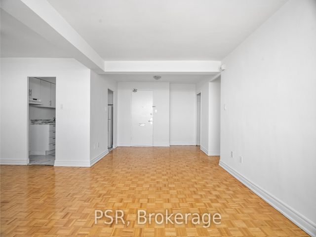 1016 - 1442 Lawrence Ave W