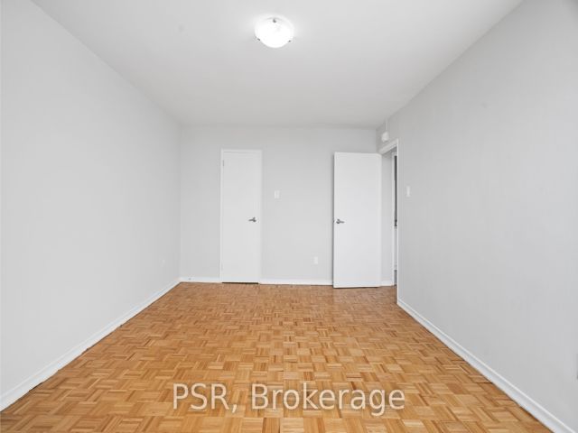 PH07 - 1442 Lawrence Ave W