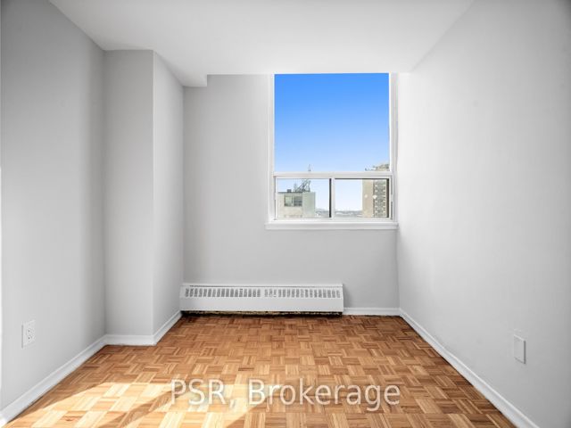 PH07 - 1442 Lawrence Ave W