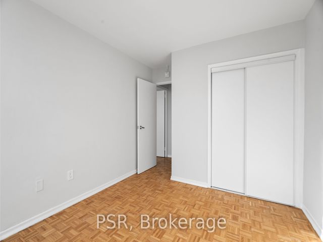 PH07 - 1442 Lawrence Ave W