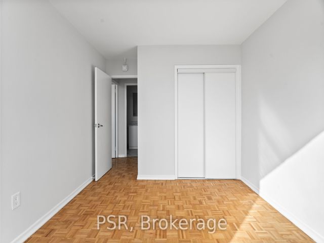 PH07 - 1442 Lawrence Ave W