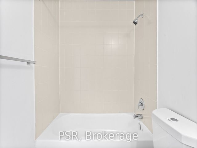 PH07 - 1442 Lawrence Ave W