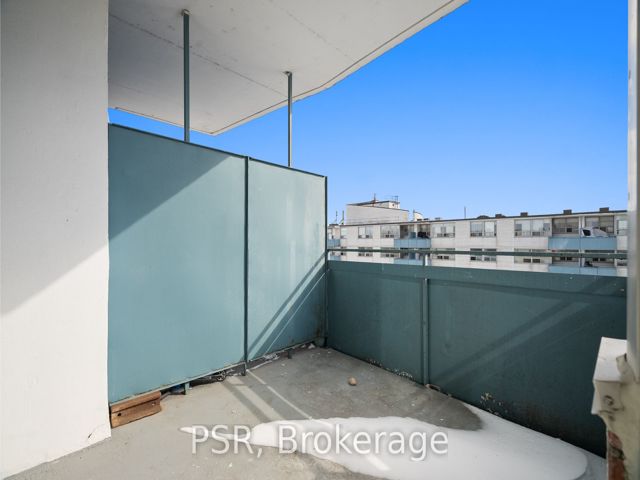 PH07 - 1442 Lawrence Ave W