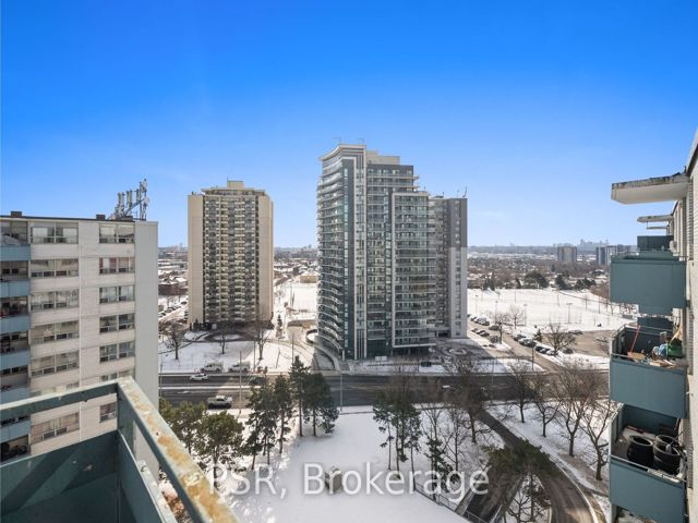 PH07 - 1442 Lawrence Ave W