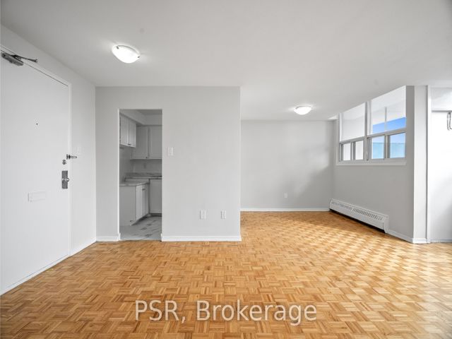 PH07 - 1442 Lawrence Ave W