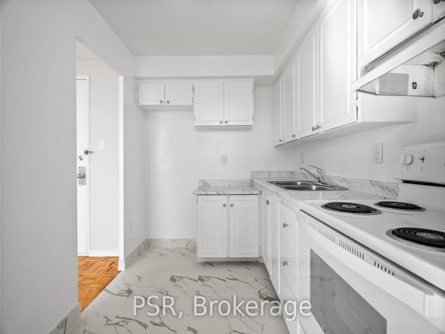 PH07 - 1442 Lawrence Ave W