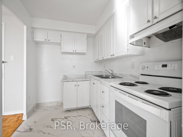 PH07 - 1442 Lawrence Ave W