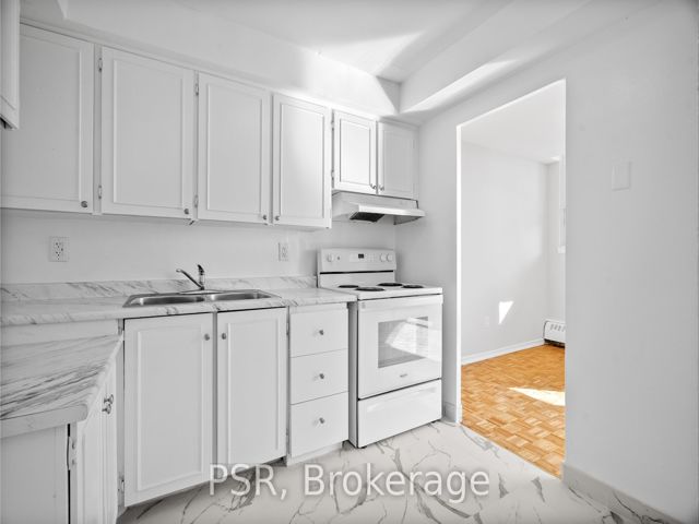 PH07 - 1442 Lawrence Ave W