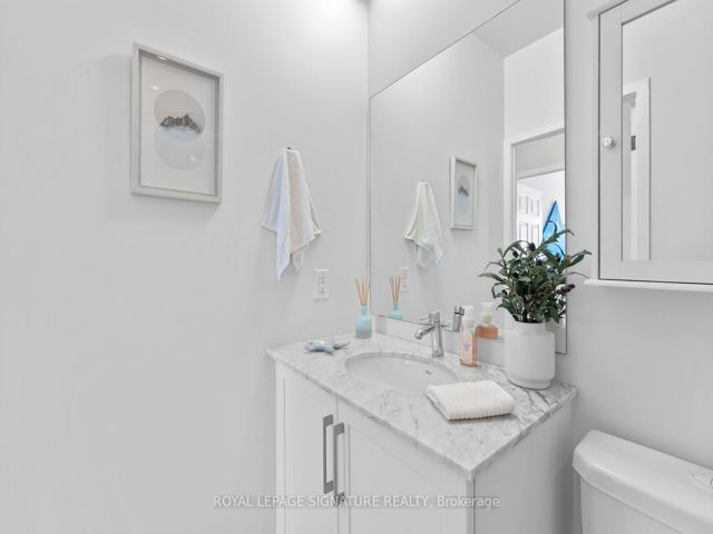 104 - 840 Queens Plate Dr
