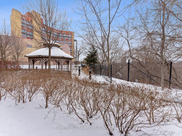 104 - 840 Queens Plate Dr