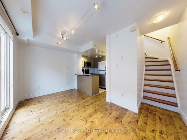 1122 - 20 Laidlaw St