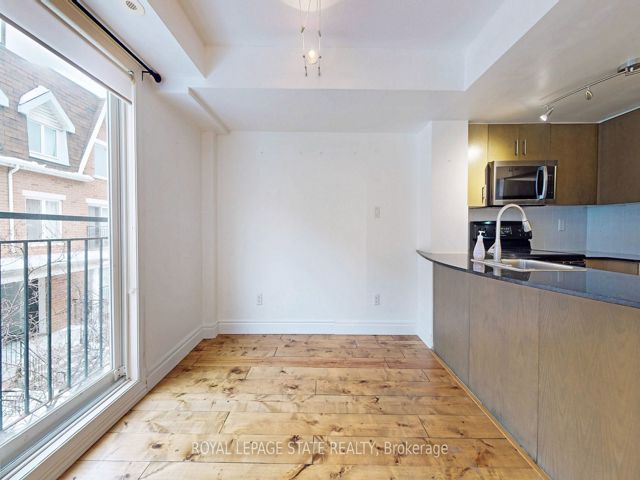 1122 - 20 Laidlaw St