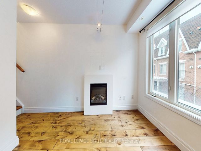 1122 - 20 Laidlaw St