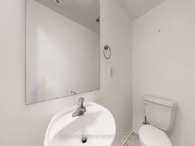 1122 - 20 Laidlaw St