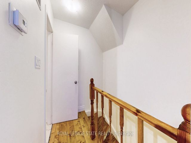 1122 - 20 Laidlaw St