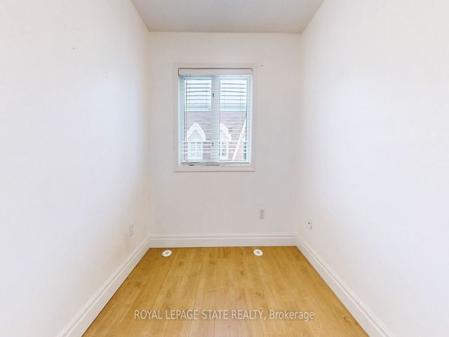 1122 - 20 Laidlaw St