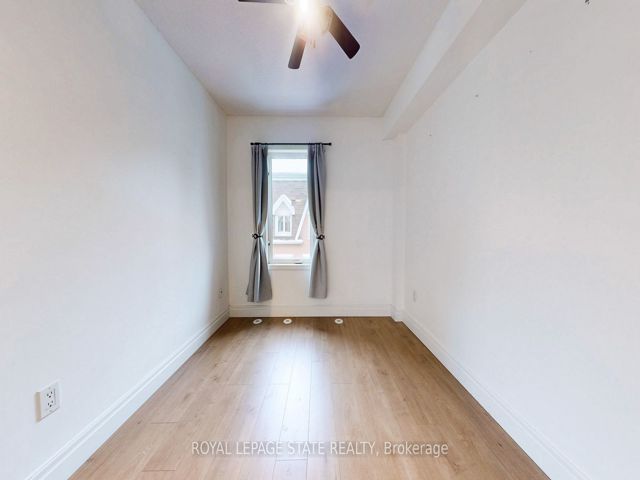 1122 - 20 Laidlaw St